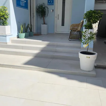 Oasis 007 Апартаменти