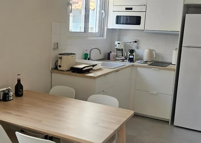 Oasis 007 شقة Rhodes City